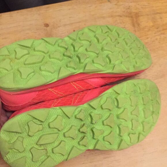 Skechers size 8.5 fluorescent colors used worn - Picture 8 of 8